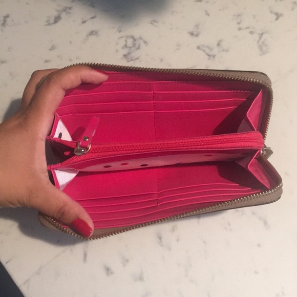 Used Kate Spade metallic silver/gold wallet - Picture 5 of 8